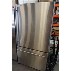 STAINLESS STEEL JENN-AIR REFRIDGERATOR WITH BOTTOM DRAWER FREEZER, TESTED AND WORKING GUARANTEED