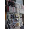 Image 3 : FOLDER OF HOCKEY CARDS