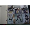 Image 3 : FOLDER OF HOCKEY CARDS
