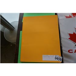 FOLDER OF HOCKEY CARDS