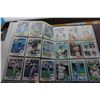 Image 4 : BINDER OF OVER 200 VINTAGE BASEBALL CARDS