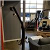 Image 3 : METAL COAT TREE