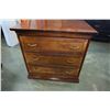 Image 1 : 3 DRAWER MAHOGANY DRESSER