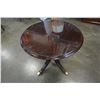 Image 2 : MAHOGANY GLASS TOP PARLOUR TABLE
