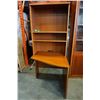 Image 5 : 4 PIECE DESK AND STORAGE UNIT