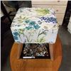 Image 2 : MODERN FOOTSTOOL