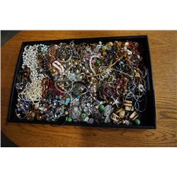 TRAY OF COSTUME JEWELRY