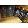 Image 4 : FOOD SAVER, DRINK DISPENSERS, AND COFFEE URN