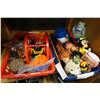 Image 1 : 2 BASKETS OF VINTAGE TOYS