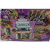 Image 2 : NEW LEGO FRIENDS THE BIG RACE DAY SET 41352