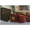 Image 3 : SMALL CLEAR TOTE OF COLLECTIBLES AND WORLD COINS