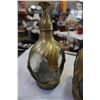 Image 4 : 2 SLEEVED BRASS VASES