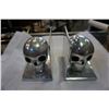 Image 1 : 2 METAL SKULL BOOKENDS