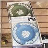Image 1 : 2 WEDGEWOOD ASHTRAYS
