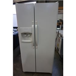FRIGIDAIRE WHITE SIDE BY SIDE FRIDGE WITH FREEZER GUARANTEED TESTED AND WORKING
