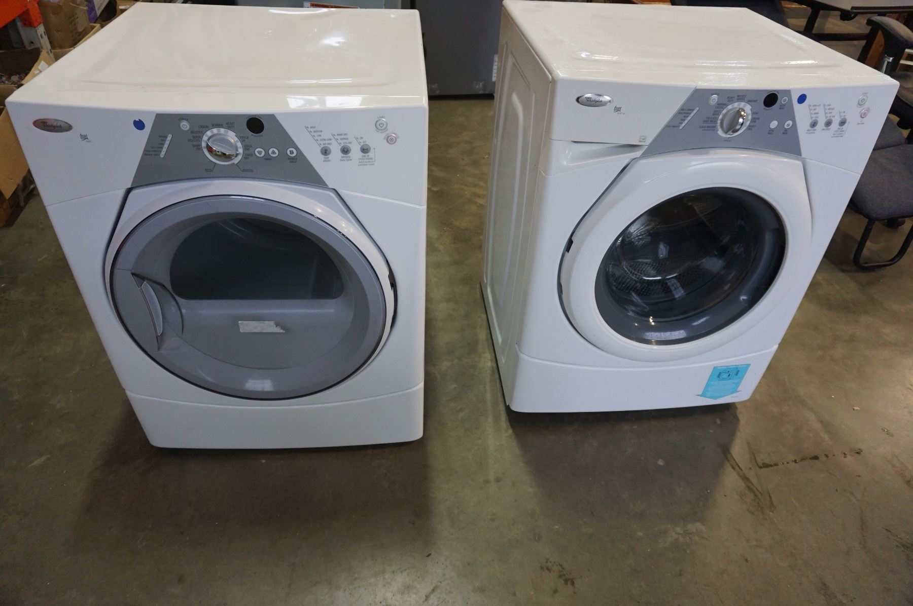 WHITE WHIRLPOOL DUET FRONT LOAD WASHER AND DRIER GUARANTEED TESTED AND