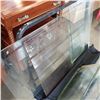 Image 2 : 10 VARIOUS PIECES OF GLASS AND BEVELED GLASS PANELS