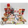 Image 1 : BAG OF SHOE LACES AND SHOE CARE PRODUCT