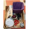 Image 1 : LOT OF MISC HOME DÉCOR