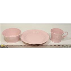 CHILD'S TABLE SETTING CUP, BOWL AND