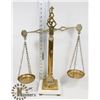 Image 1 : VINTAGE JUSTICE BRASS SCALES ON