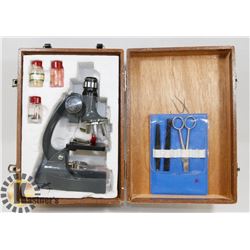 VINTAGE WACO MICROSCOPE IN CASE