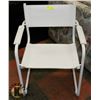 Image 1 : WHITE SIDE CHAIR