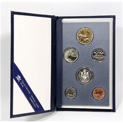 1996 CANADIAN SPECIMEN SET IN CASE.