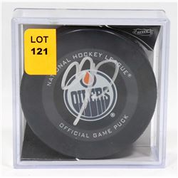 CONNOR MCDAVID SIGNED PUCK OILERS