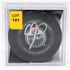 Image 1 : CONNOR MCDAVID SIGNED PUCK OILERS