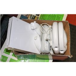 WII 2 WITH 5 CONTROLERS AND 2 STEERING WHEELS