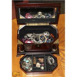 ESTATE JEWELLERY BOX WITH CONTENTS