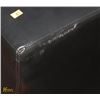 Image 2 : BLK LEATHERETTE 83" SOFA WITH REPAIRED ARM