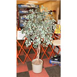 ARTIFICAL TREE