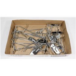 FLAT OF RETAIL DISPLAY WALL ATTACHMENTS