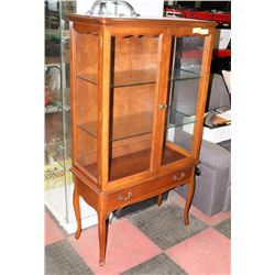 VINTAGE WOOD CHINA CABINET W/GLASS SHELVES