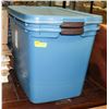 Image 1 : SET OF 2 LARGE RUBBERMAID STORAGE