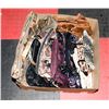Image 1 : BOX W/13 PURSES - GENERAL, HOUSEHOLD