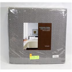 NEW HUDSON PARK COLLECTION CHEVRON BLANKET