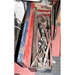 TOOL BOX WITH HYDRAULICS