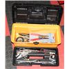 Image 1 : SMALL TOOLBOX WITH CONTENTS.