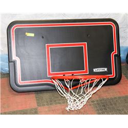 LIFETIME BASKET BALL BACK BOARD WITH HOP AND NET
