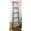 Image 1 : 6FT ALUMINUM LADDER.