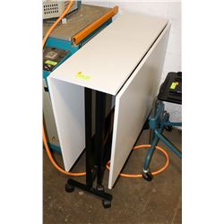 COLLAPSIBLE SEWING TABLE ON WHEELS