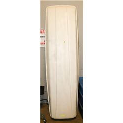 YAKIMA ROCKET BOX SUV SKI STORAGE FIBREGLASS