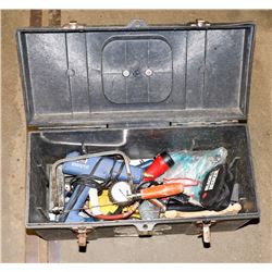 BOX OF SPECIALITY TOOLS, GLUE GUNS, CARPET TOOLS