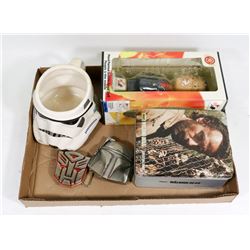 LOT OF ASSORTED COLLECTIBLES