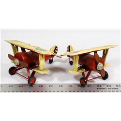2 COLLECTIBLE AIRPLANES