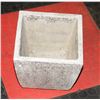 Image 1 : CONCRETE PLANTER POT