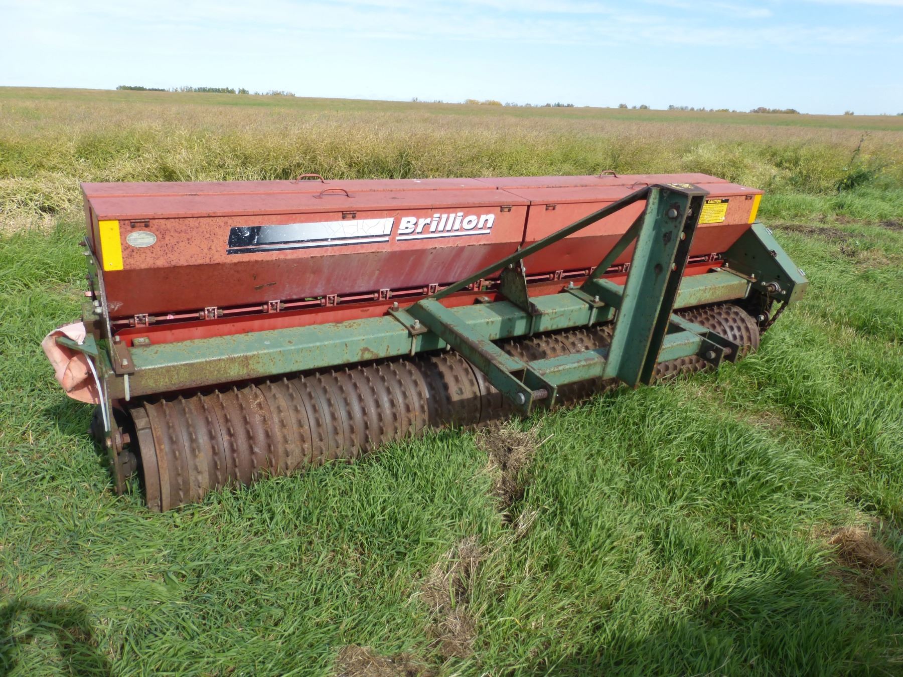 BRILLION SURESTAND S510 10' SEEDER
